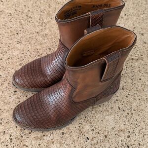 Sterling River Cowboy Ankle Boots